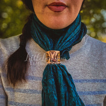 Load image into Gallery viewer, Scarf Slides
