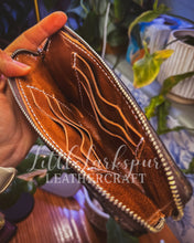 Load image into Gallery viewer, Bison/Moose Clutch
