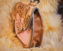 Load image into Gallery viewer, 🎀 Saddle Bag Purse 🎀
