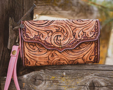 Load image into Gallery viewer, Palomino Clutch
