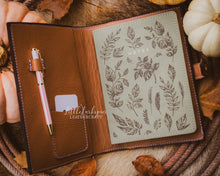 Load image into Gallery viewer, Elk Padfolio
